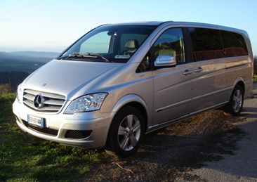 Noleggio Mercedes minivan con conducnete Bari